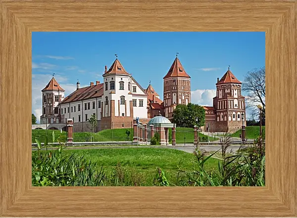 Картина в раме - Мирский замок 1. Республика Беларусь