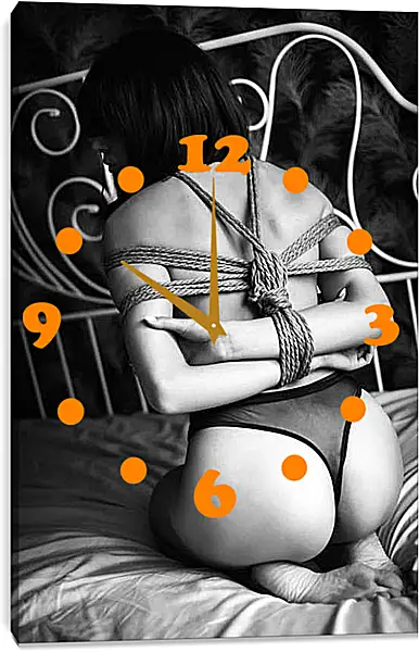 Часы картина - Девушка связанная верёвками