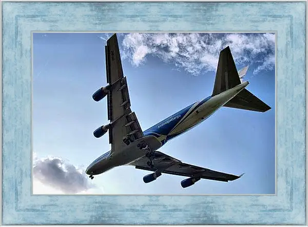 Картина в раме - Самолет в небе