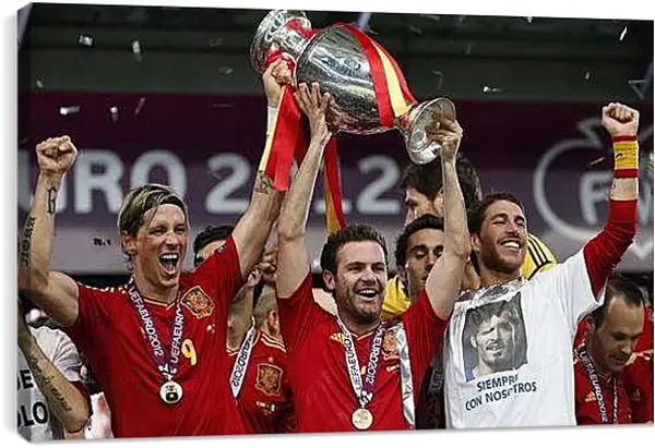 Постер на подрамнике - Сборная Испании с кубком