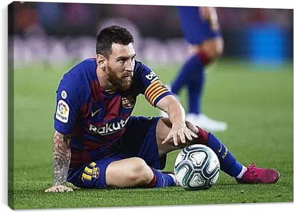 Постер на подрамнике - Леонель Месси и мяч