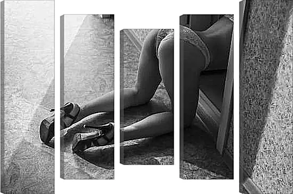 Модульная картина - Девушка на коленях