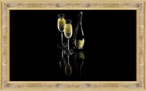 Картина в раме - Два красивых бокала и бутылка. Искрящийся Вечер.