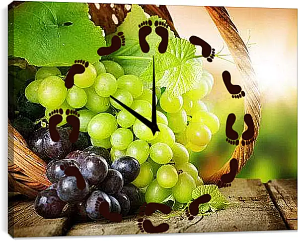Часы картина - Виноград в корзине и луч солнца. Виноградное Изобилие.