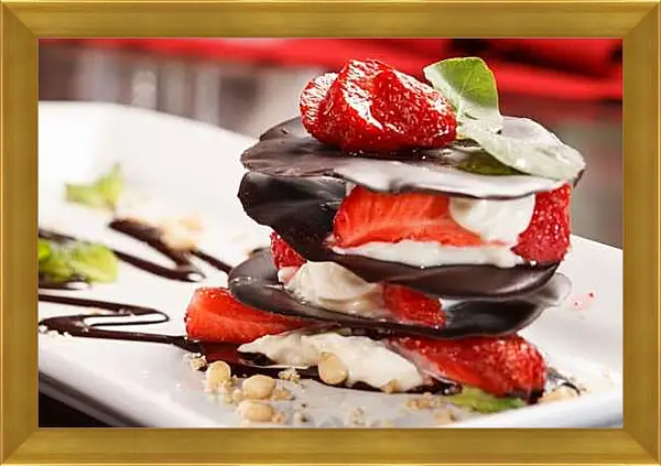 Картина в раме - Десерт с клубникой. Сладкое искушение.