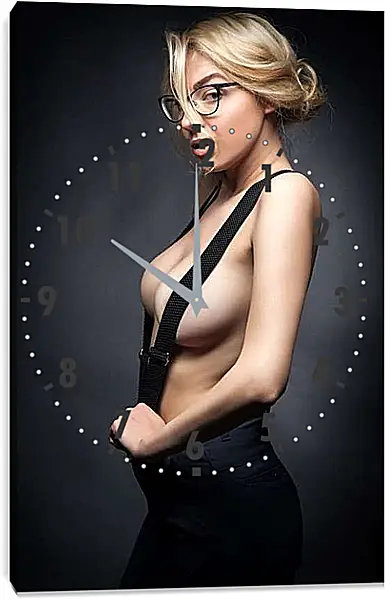 Часы картина - Блондинка в подтяжках