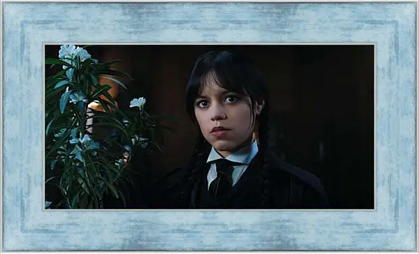 Картина в раме - Уэнсдей Аддамс возле цветка