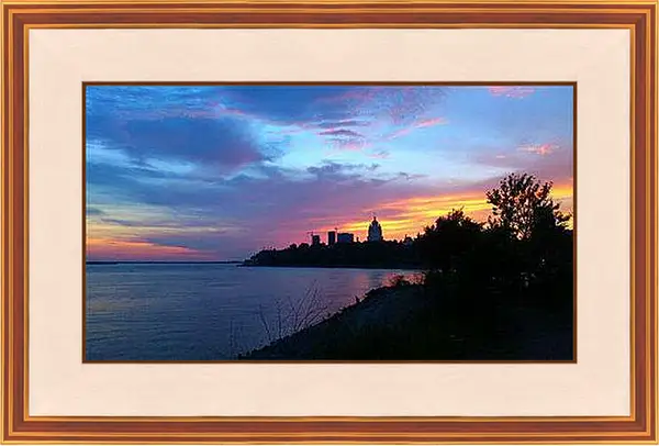 Картина в раме - закат в Хабаровске