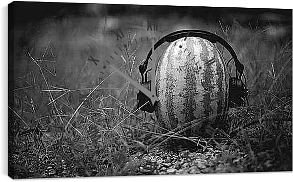 Часы картина - Арбуз в наушниках. Летний плейлист.