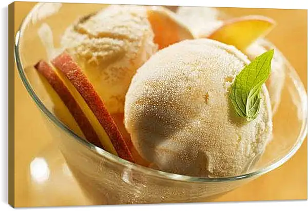 Постер на подрамнике - Сладости в стеклянном стаканчике. Сладкое мгновение.