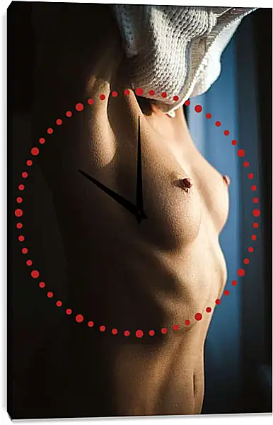 Часы картина - Раздевающаяся девушка