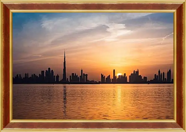 Картина в раме - Вид на вечерний город на отдалении. Дубай