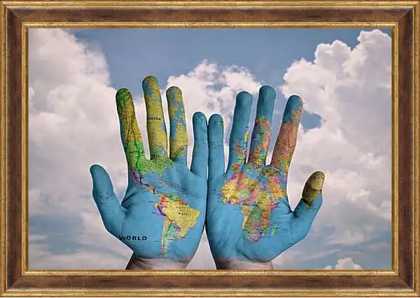 Картина в раме - Карта мира на ладонях