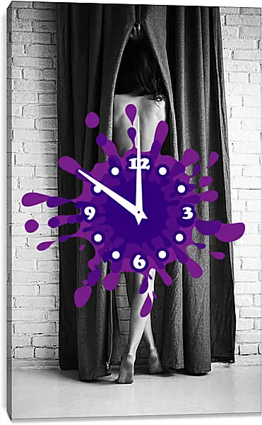 Часы картина - Девушка с перекрещенными ногами