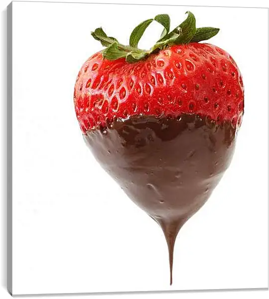Постер на подрамнике - Клубника наполовину в шоколаде. Сладкое искушение.