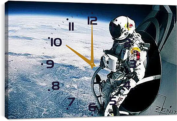 Часы картина - Космонавт на орбите