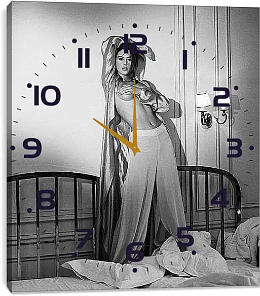 Часы картина - Моника Беллуччи (Monica  Bellucci)
