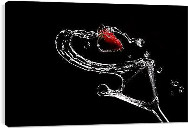 Постер на подрамнике - Клубника и бокал. Ягодное мгновение.