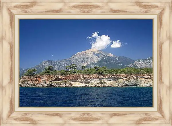 Картина в раме - Вид на горы с моря