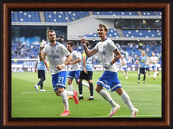Картина в раме - Празднование гола. ФК Динамо Москва. FC Dynamo Moscow Картина в раме - Празднование гола. ФК Динамо Москва. FC Dynamo Moscow
