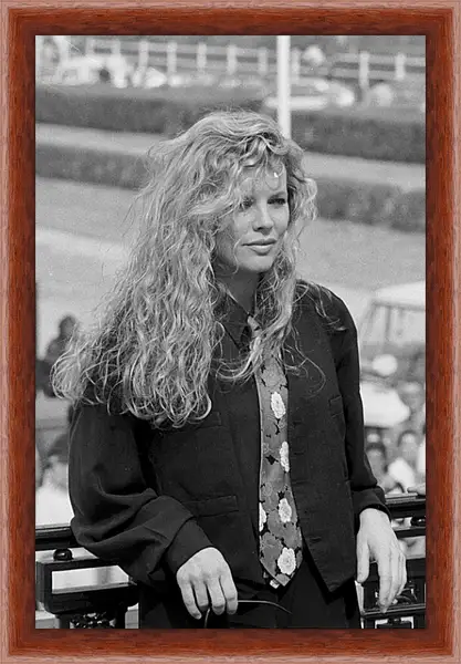 Картина в раме - Ким Бейсингер. Kim Basinger Картина в раме - Ким Бейсингер. Kim Basinger