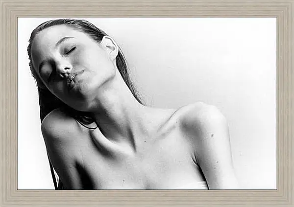 Картина в раме - Анджелина Джоли (Angelina Jolie) Картина в раме - Анджелина Джоли (Angelina Jolie)