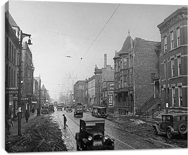 Постер на подрамнике - Gangsters hideout across from slaying scene in Chicago, Illinois. This is a view of the 2100 block of North Clark Street, Chicago. The building on th - Чикаго, штат Иллинойс
Постер на подрамнике - Gangsters hideout across from slaying scene in Chicago, Illinois. This is a view of the 2100 block of North Clark Street, Chicago. The building on th - Чикаго, штат Иллинойс