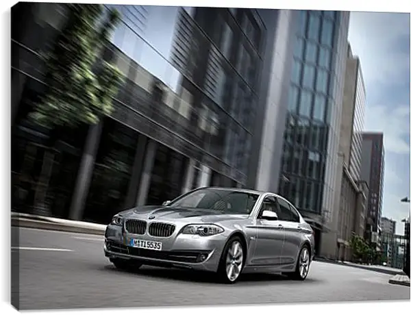 Постер на подрамнике - BMW на дороге Постер на подрамнике - BMW на дороге