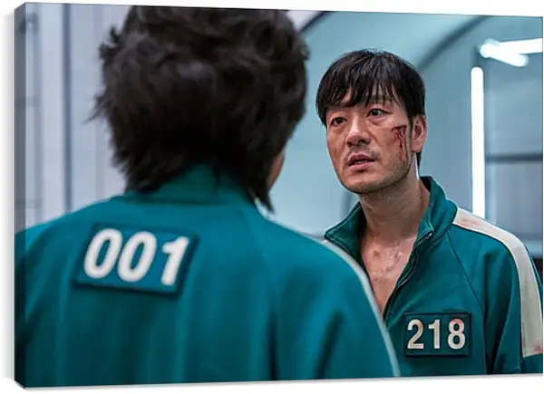 Постер на подрамнике - Jo Sang-woo №218 (Пак Хэ-су). Игра в кальмара Постер на подрамнике - Jo Sang-woo №218 (Пак Хэ-су). Игра в кальмара