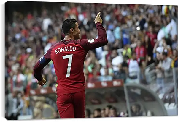 Постер на подрамнике - Криштиану Роналду в сборной Португалии. (Cristiano Ronaldo) Постер на подрамнике - Криштиану Роналду в сборной Португалии. (Cristiano Ronaldo)