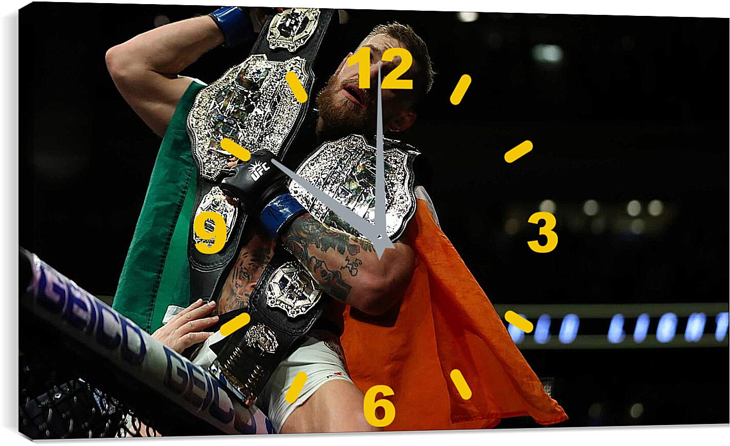 Часы картина - UFC. MMA. Конор МакГрегор с поясами.
