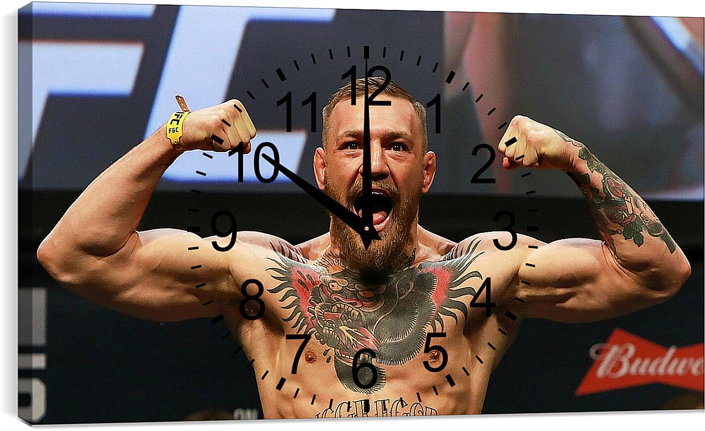 Часы картина - UFC. MMA. Конор МакГрегор демонстрирует мышцы.