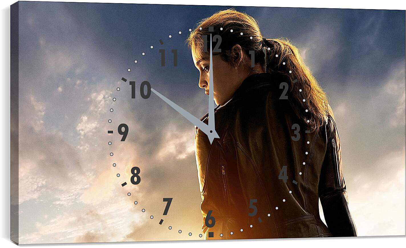 Часы картина - Эмилия Кларк. Терминатор Генезис