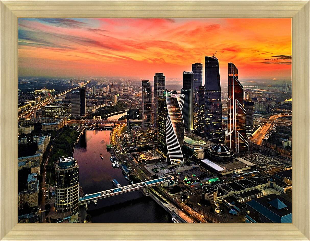 Картина в раме - Москва-Сити на закате