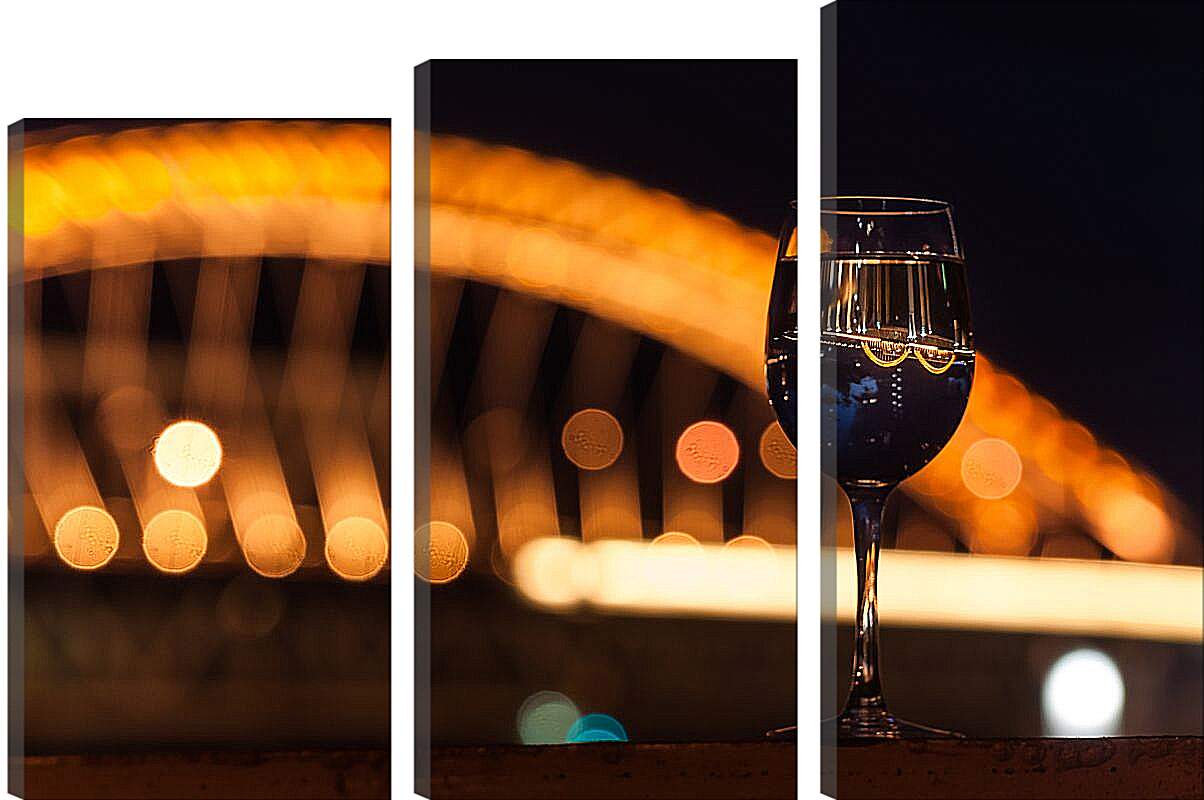 Модульная картина - Бокал на фоне моста