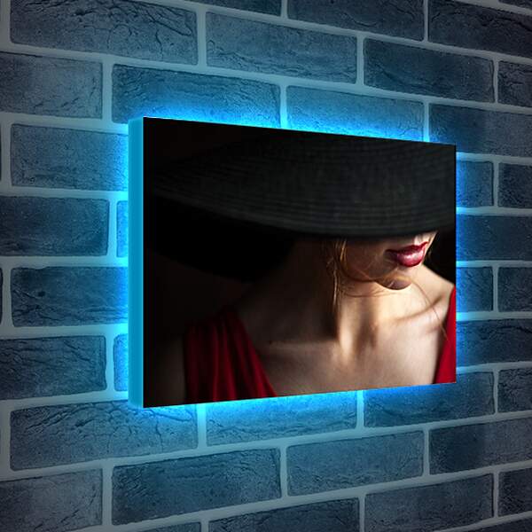 Лайтбокс световая панель - Девушка в чёрной шляпе