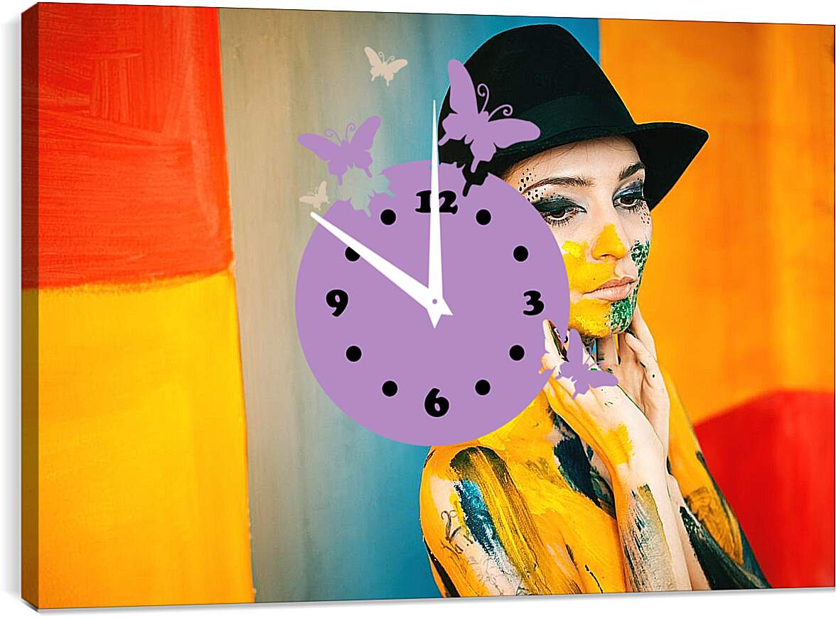 Часы картина - Девушка в краске