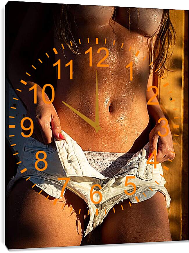 Часы картина - Девушка с расстегнутыми шортиками