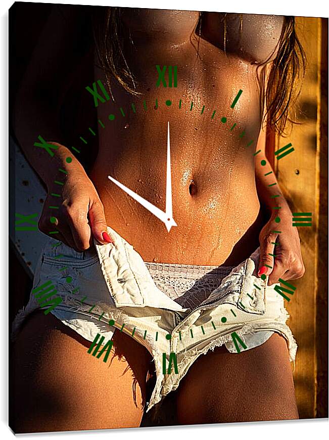 Часы картина - Девушка с расстегнутыми шортиками
