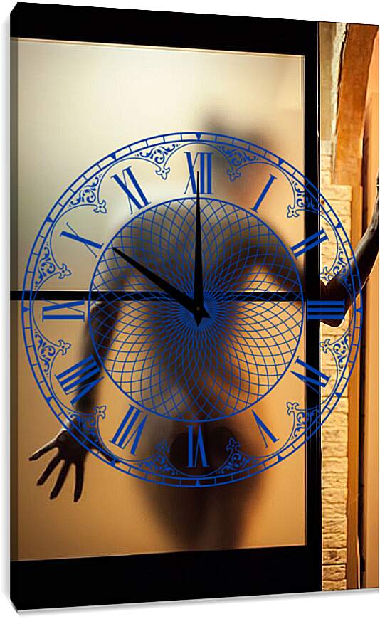 Часы картина - Девушка за прозрачной дверью