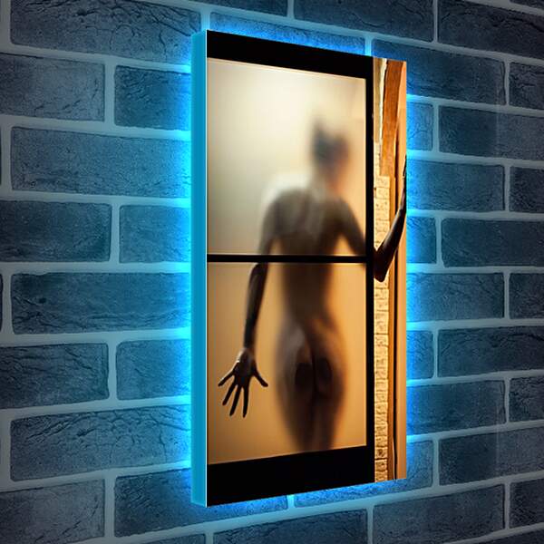 Лайтбокс световая панель - Девушка за прозрачной дверью