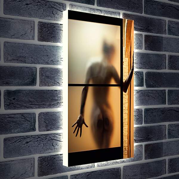 Лайтбокс световая панель - Девушка за прозрачной дверью
