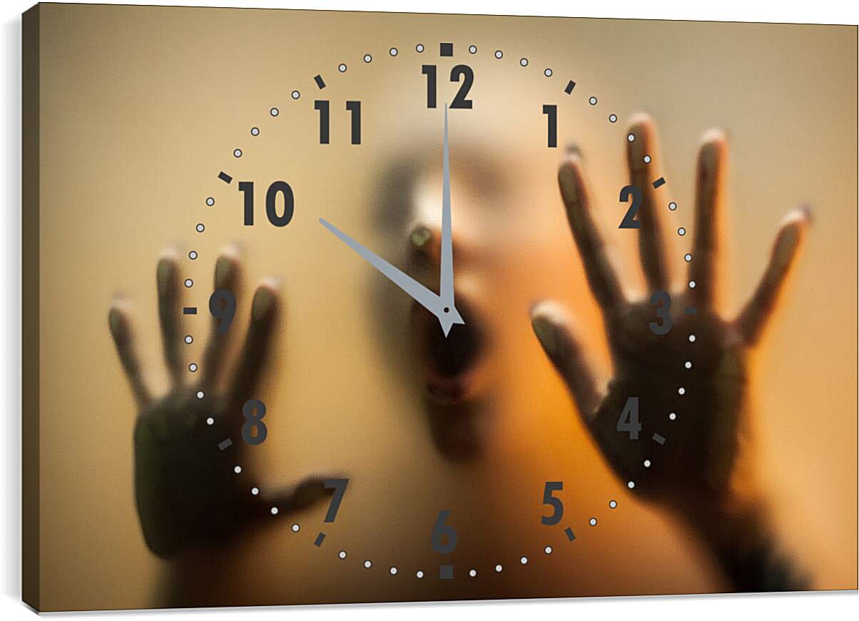 Часы картина - Руки девушки на стекле
