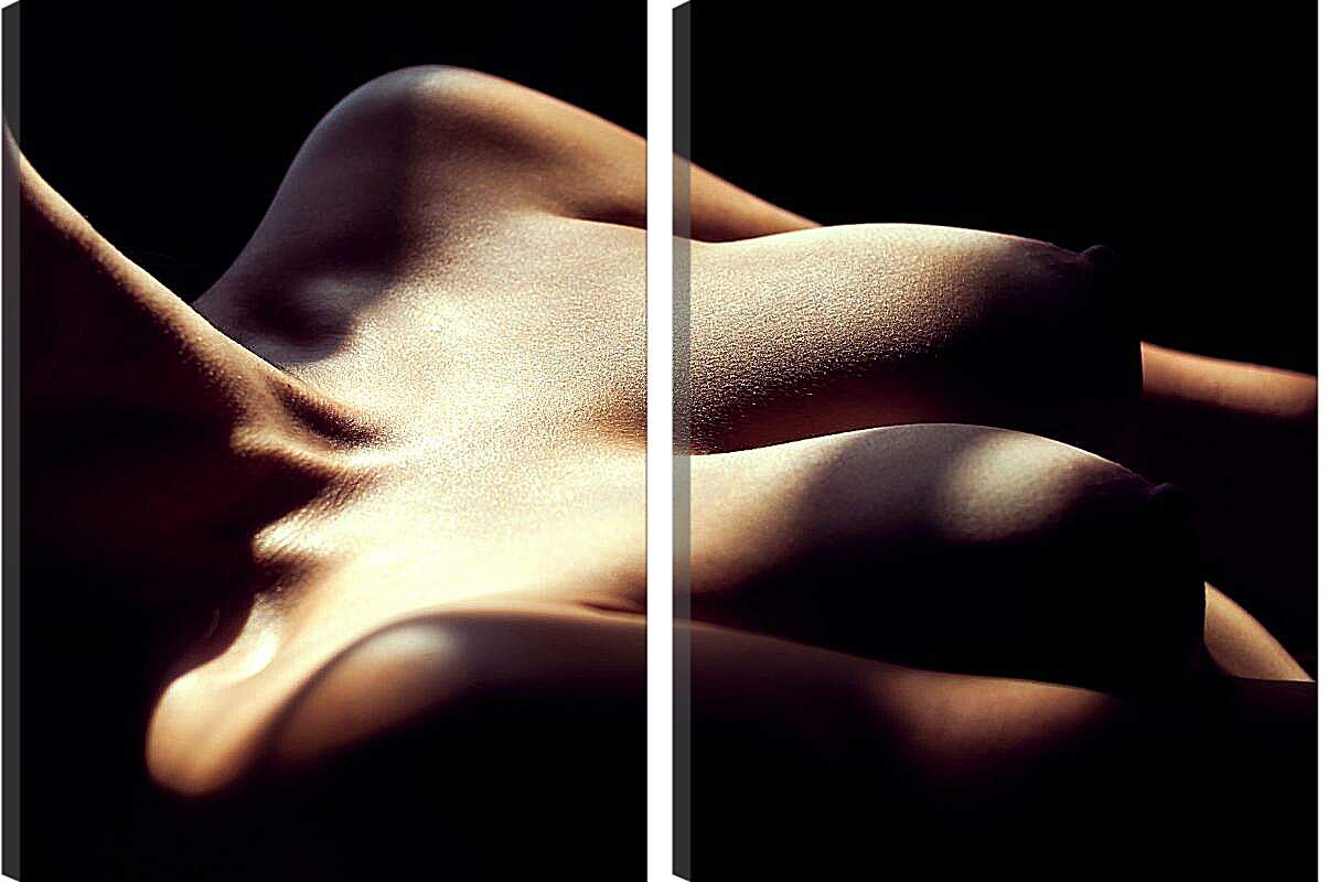 Модульная картина - Падающий свет на грудь девушки