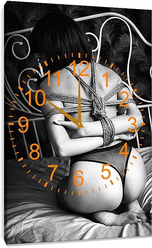 Часы картина - Девушка связанная верёвками
