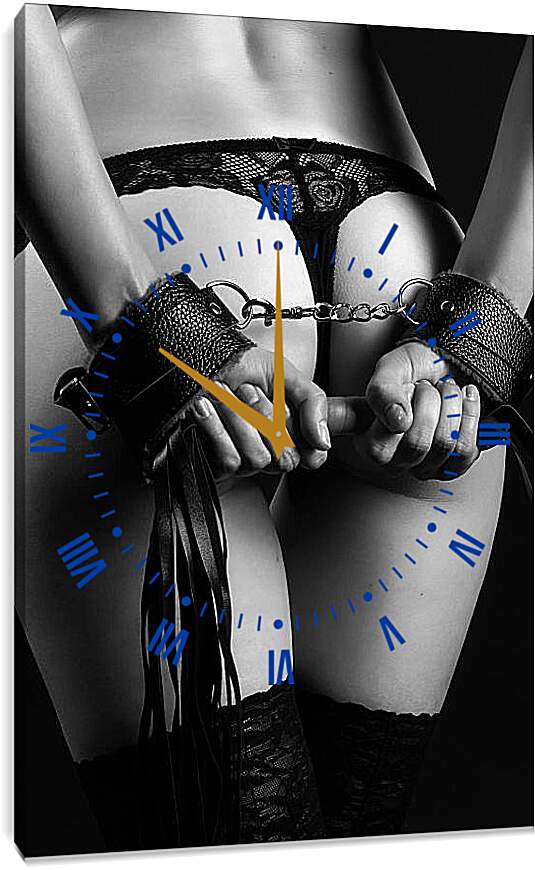 Часы картина - Девушка в наручниках