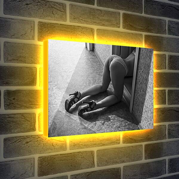 Лайтбокс световая панель - Девушка на коленях