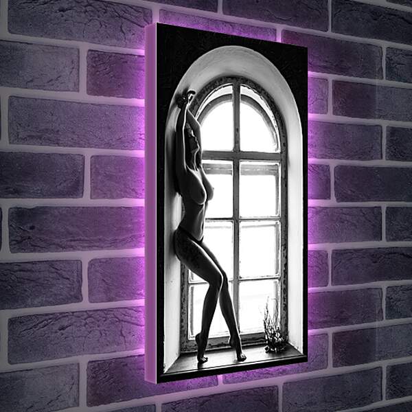 Лайтбокс световая панель - Девушка на подоконнике