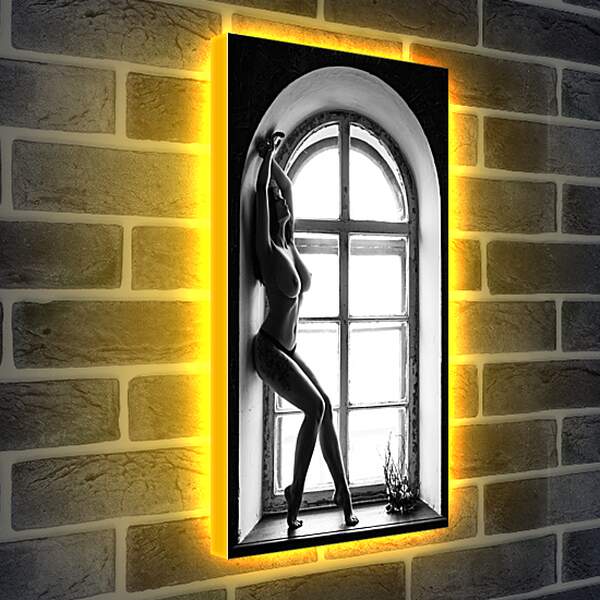 Лайтбокс световая панель - Девушка на подоконнике