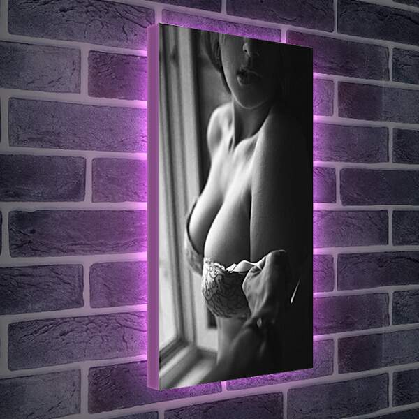 Лайтбокс световая панель - Девушка стоящая возле окна